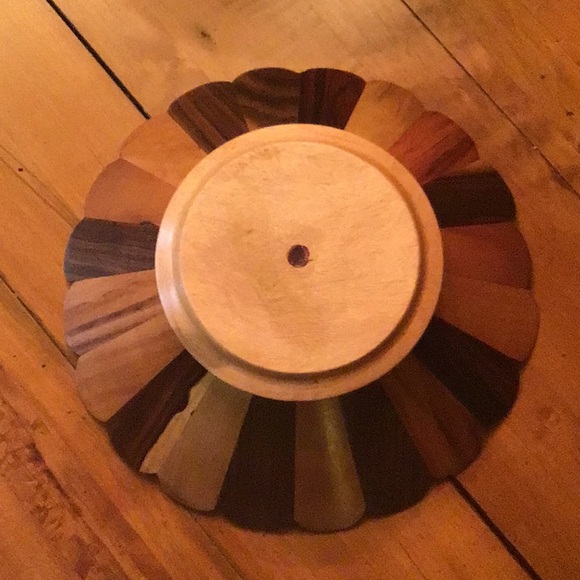 Beautiful New With Tags Mahogany Decor or Serving Wood Bowl - Picture 3 of 3